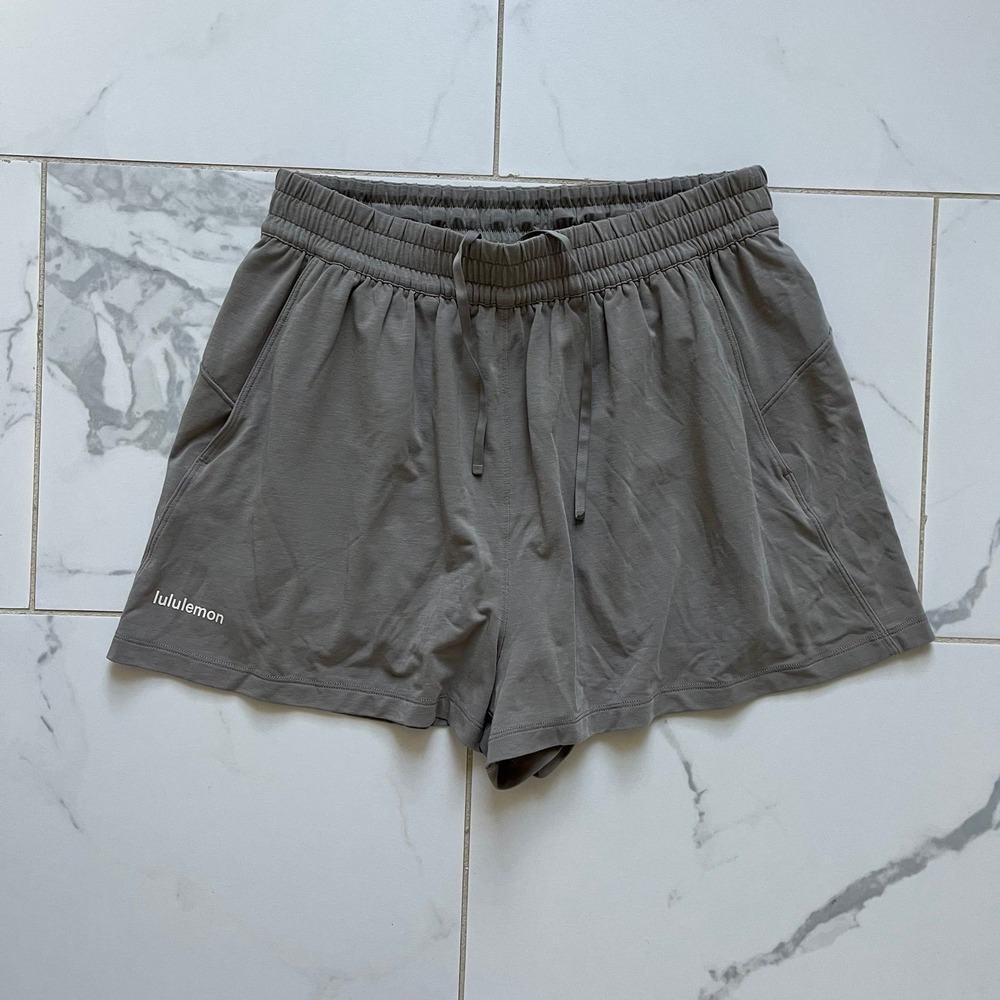 Lululemon Jersey training high rise shorts 2' inseam taupe sz small
